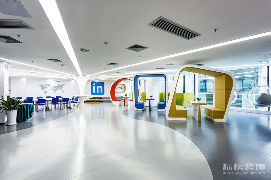 高層龍崗辦公室裝修怎么顯得有企業(yè)文化，體現(xiàn)公司特色